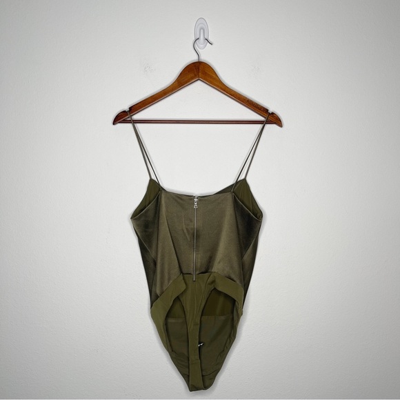 Alice & Olivia Harmon Olive Green Satin Cowl Neck Bodysuit - Picture 8 of 10